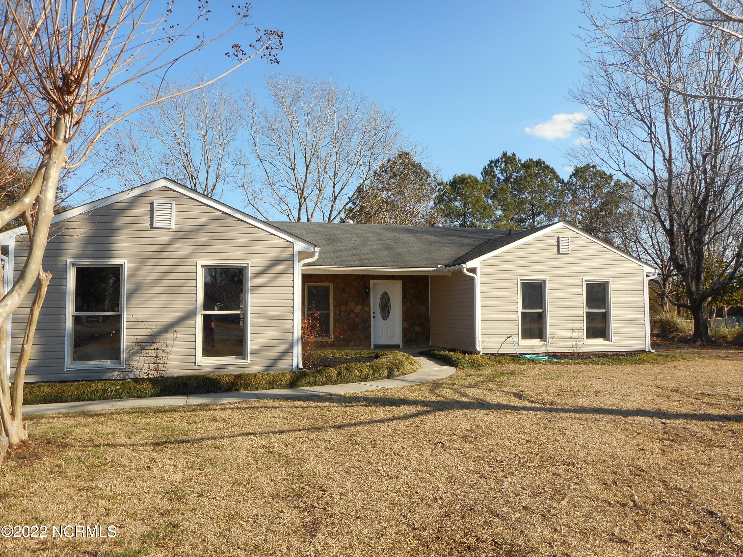 134 Shipman Road Havelock, NC 28532 - Photo 4 of 47 Front Yard