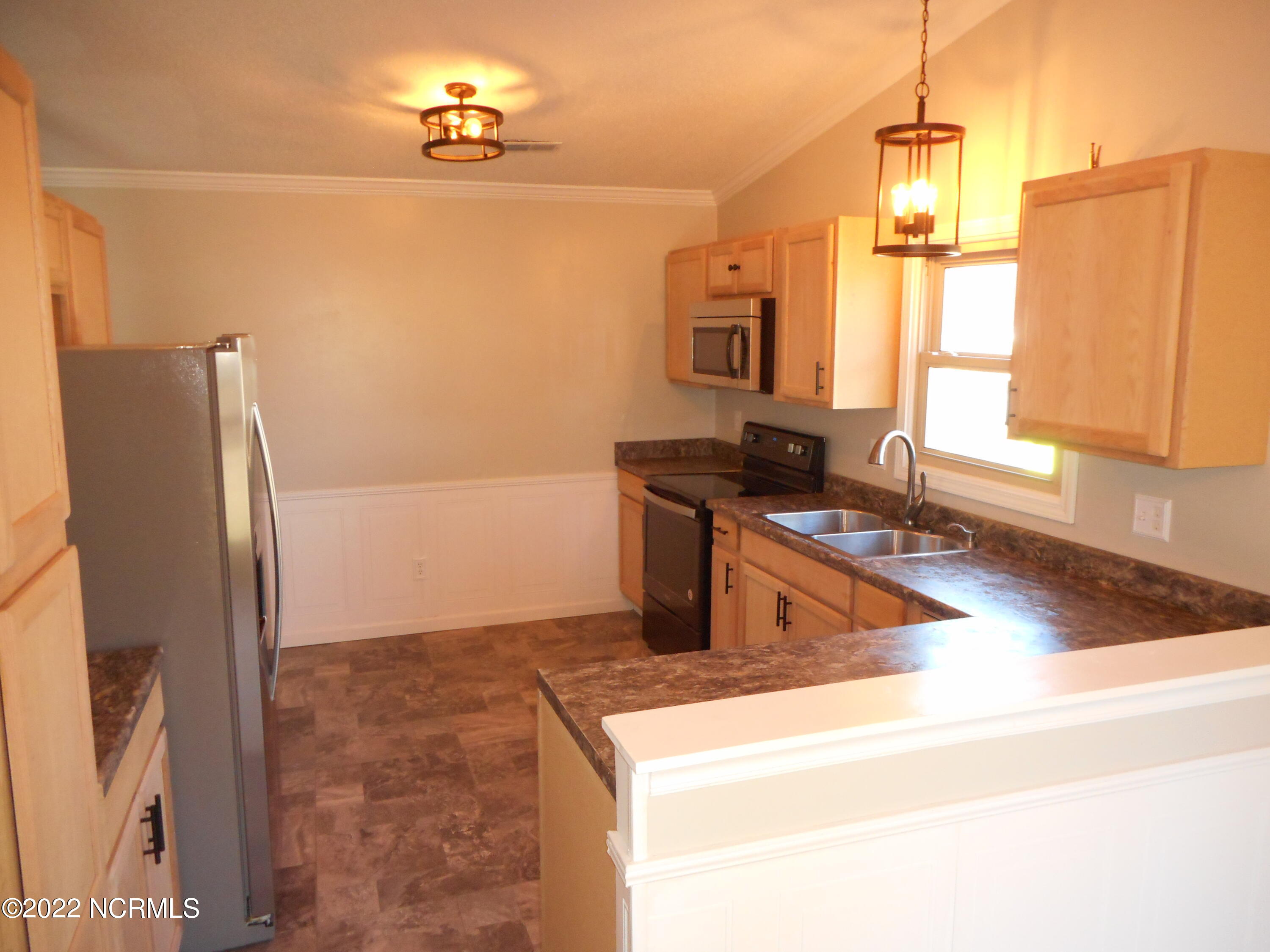 134 Shipman Road Havelock, NC 28532 - Photo 6 of 47 Kitchen