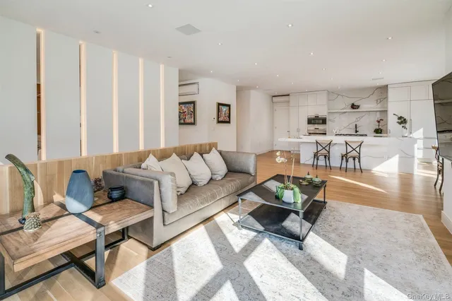 $28,000 | 9 Winding Way, Locust Valley, NY 11560