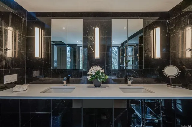 $28,000 | 9 Winding Way, Locust Valley, NY 11560