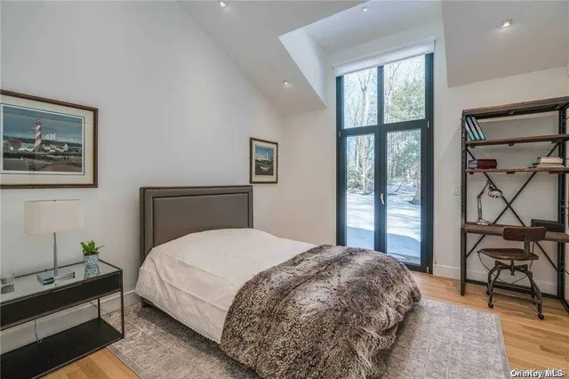 $28,000 | 9 Winding Way, Locust Valley, NY 11560