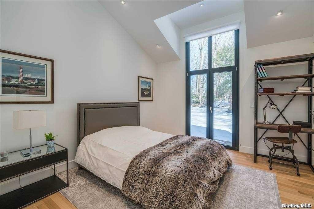 9 Winding Way Locust Valley, NY 11560 - Photo 21 of 35 Bedroom