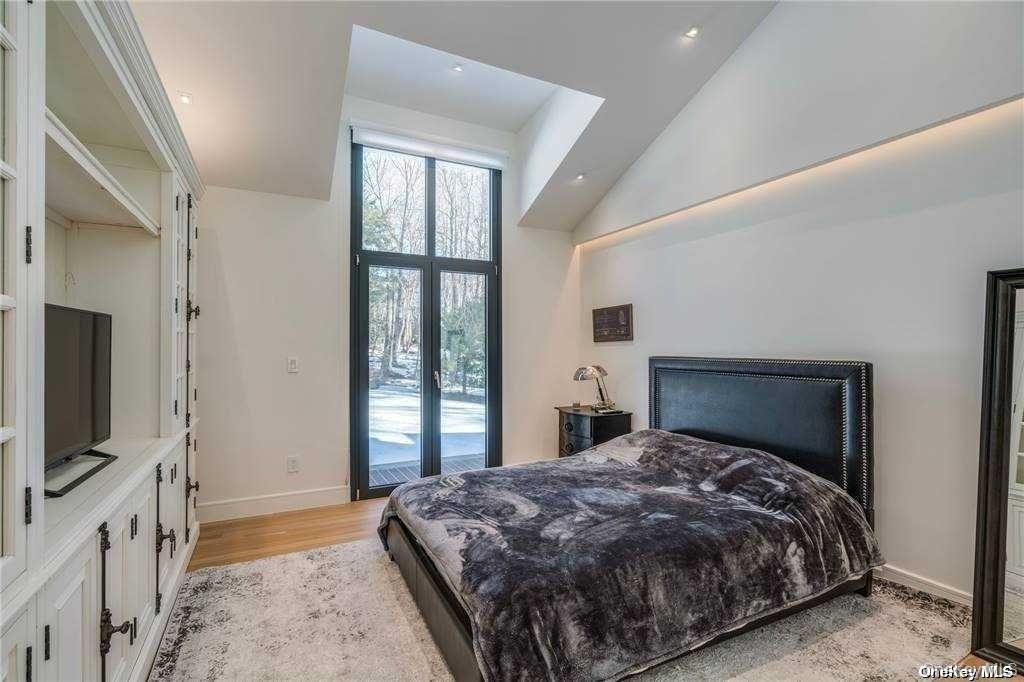 9 Winding Way Locust Valley, NY 11560 - Photo 23 of 35 Bedroom