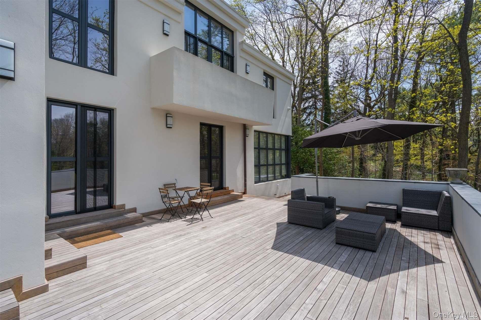 9 Winding Way Locust Valley, NY 11560 - Photo 30 of 35 Ipe Deck