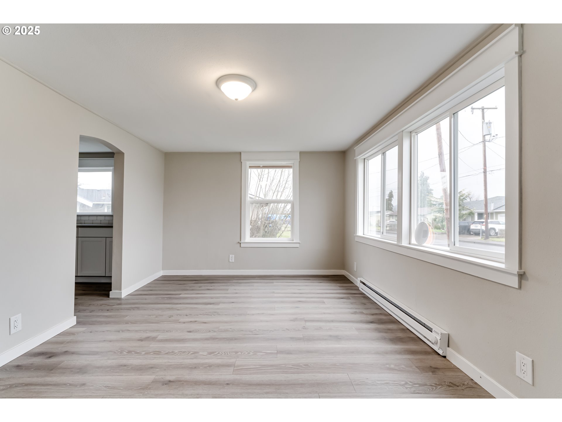 420 37th Street Springfield, OR 97478 - Photo 4 of 30