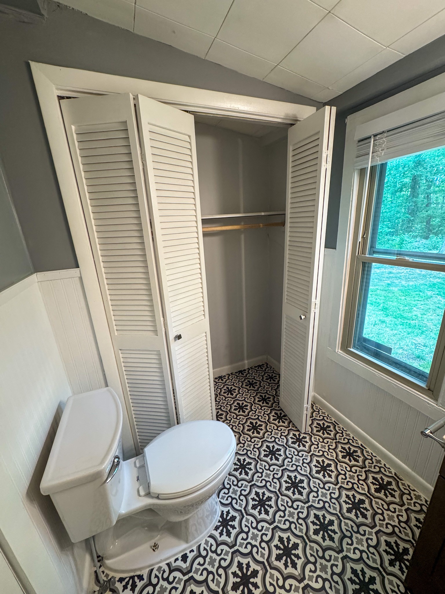 130 McFarlin Road White Bluff, TN 37130 - Photo 22 of 33 a bathroom with a toilet and a shower