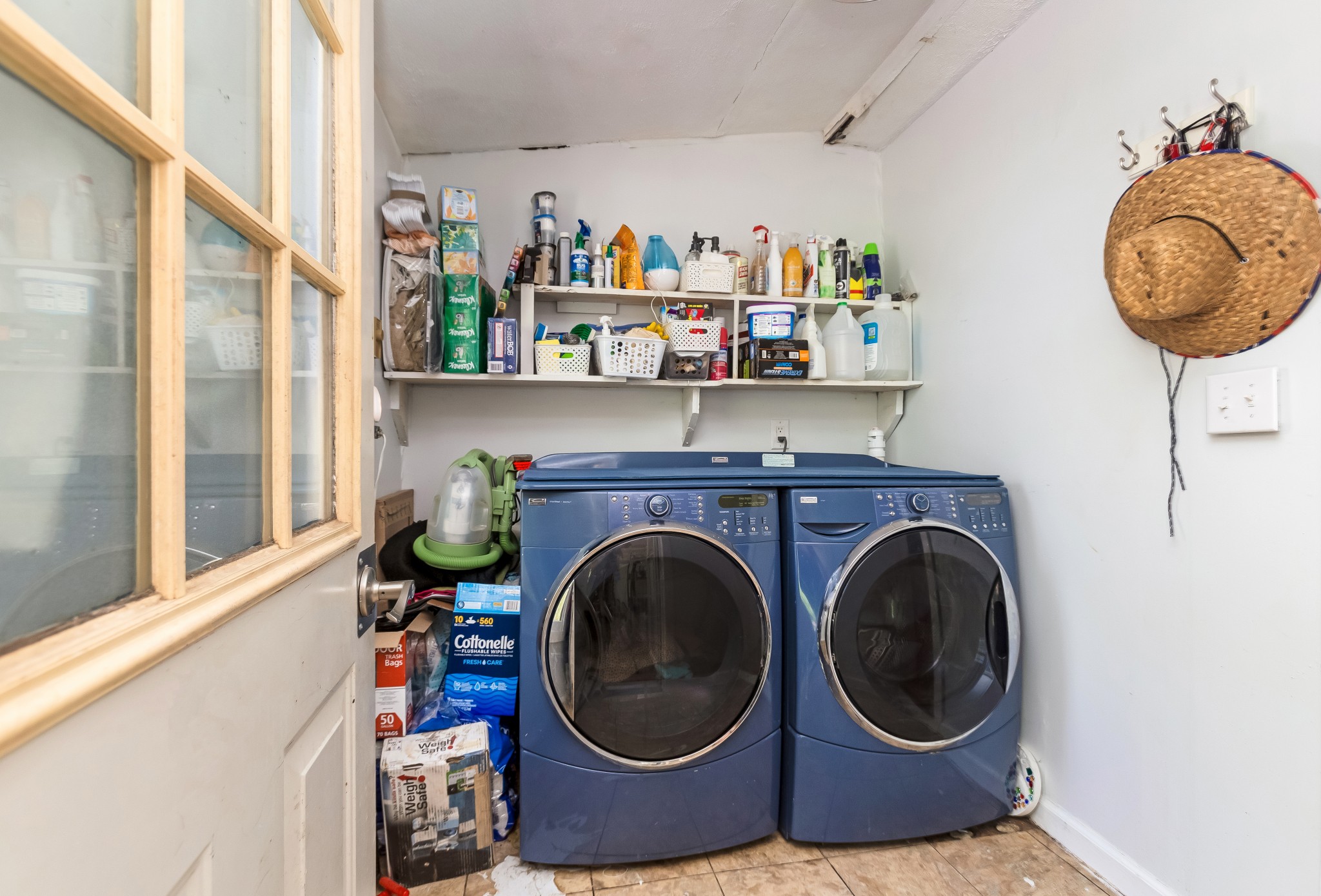 130 McFarlin Road White Bluff, TN 37130 - Photo 23 of 33 a view of a living room with washer and dryer