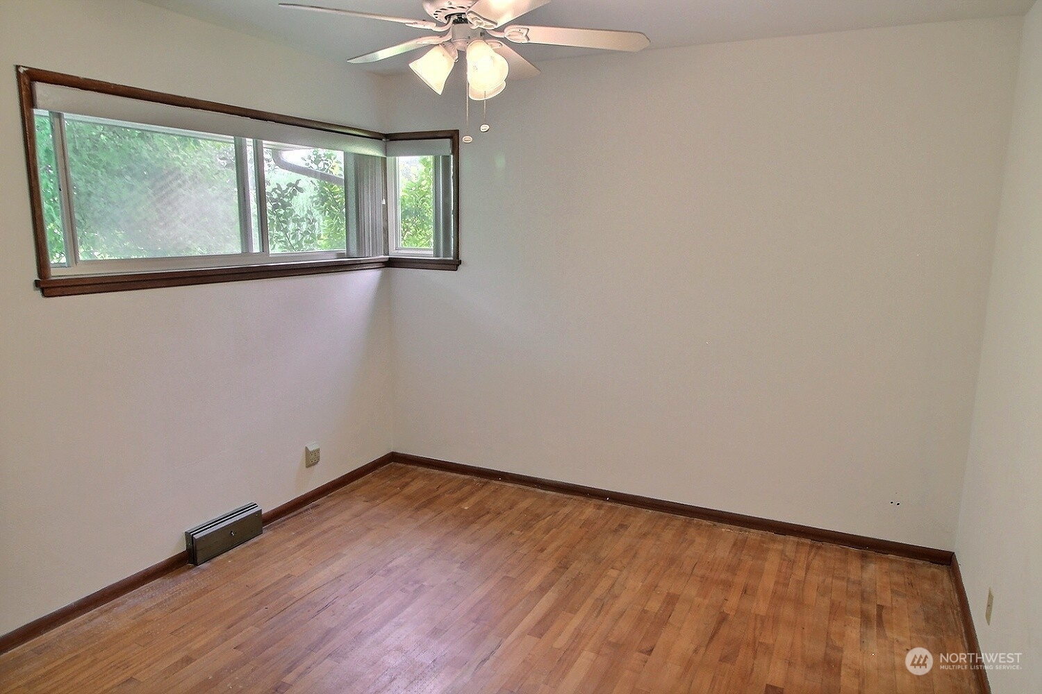 3619 Talbot Road South Renton, WA 98055 - Photo 14 of 27 an empty room with a window