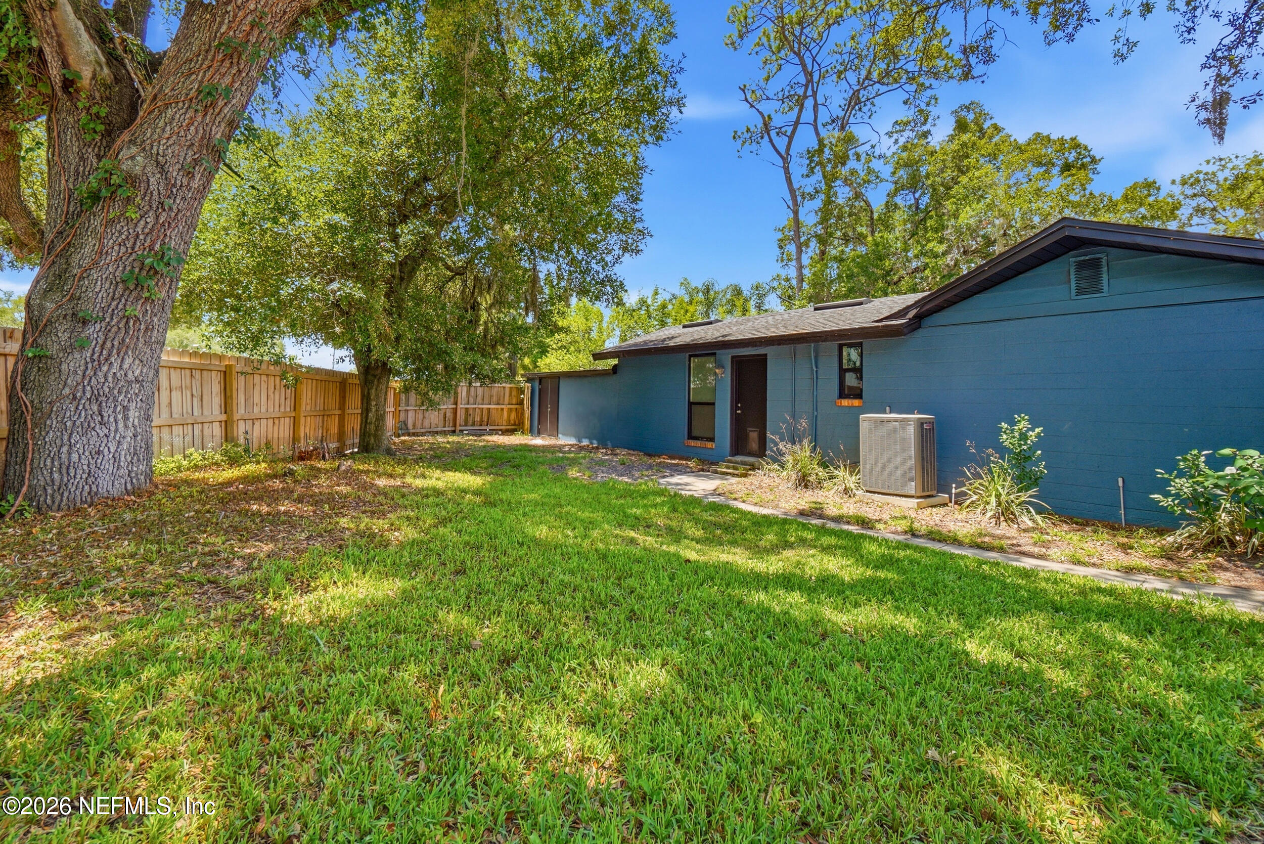 3754 Rustic Lane Jacksonville, FL 32217 - Photo 35 of 38 SIDE YARD