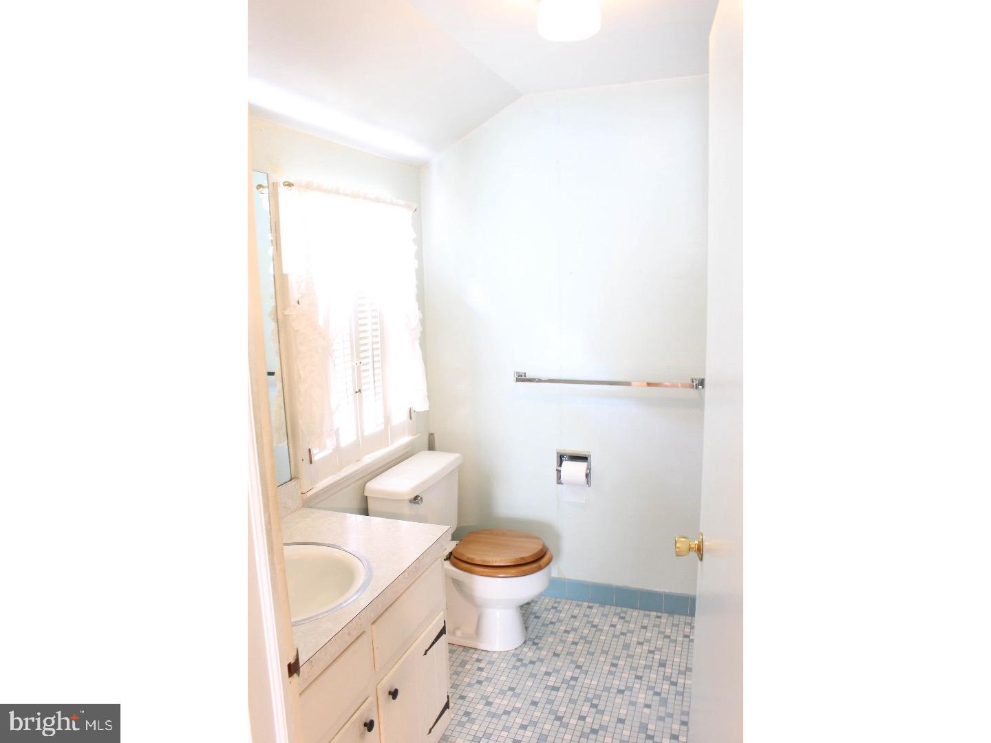 208 Hedgeman Road Moorestown, NJ 08057 - Photo 13 of 24 Gallery Image 13