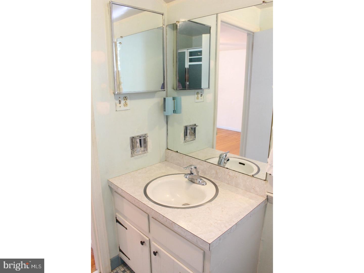 208 Hedgeman Road Moorestown, NJ 08057 - Photo 14 of 24 Gallery Image 14