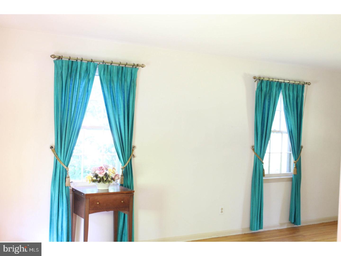 208 Hedgeman Road Moorestown, NJ 08057 - Photo 4 of 24 Gallery Image 4