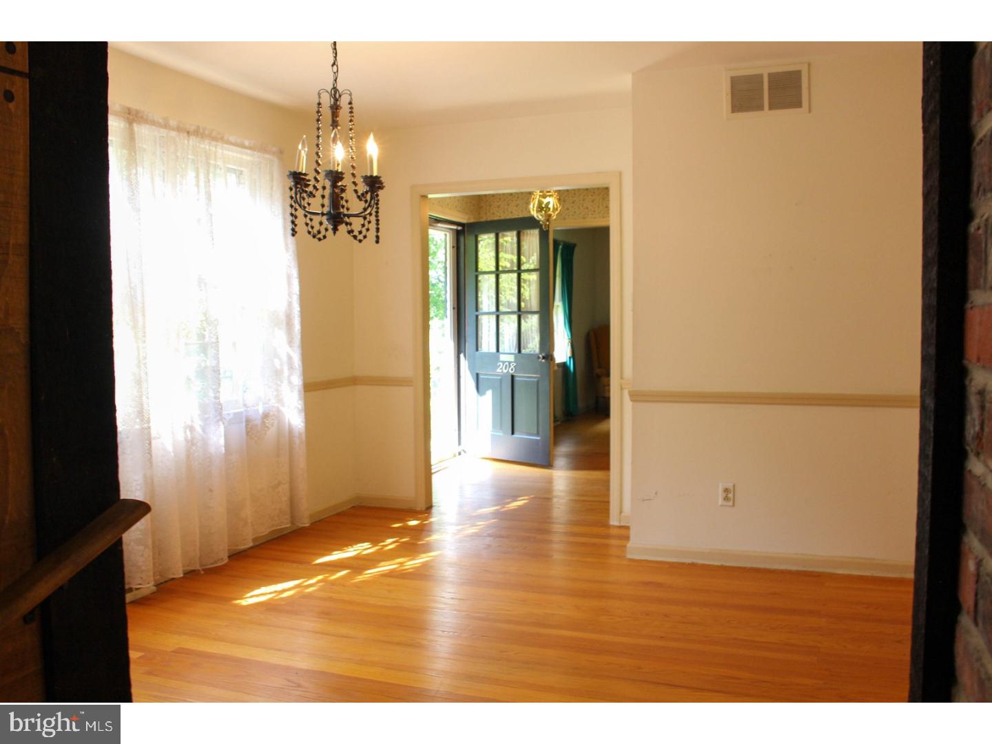 208 Hedgeman Road Moorestown, NJ 08057 - Photo 6 of 24 Gallery Image 6