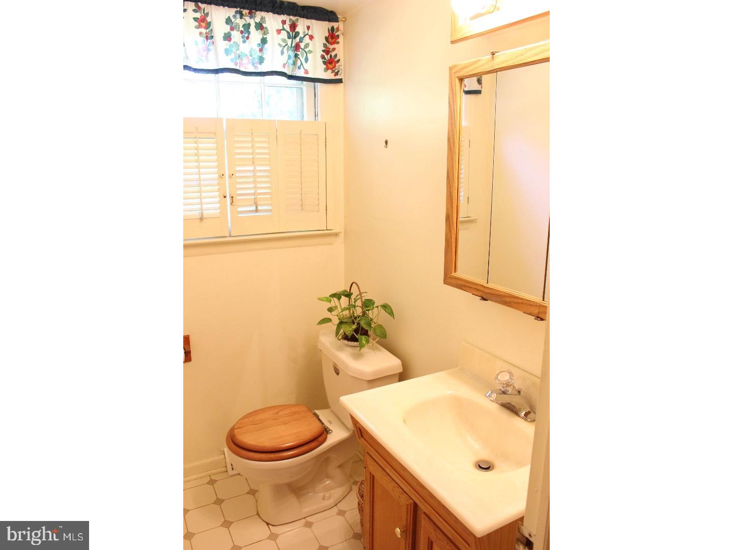 208 Hedgeman Road Moorestown, NJ 08057 - Photo 10 of 24 Gallery Image 10