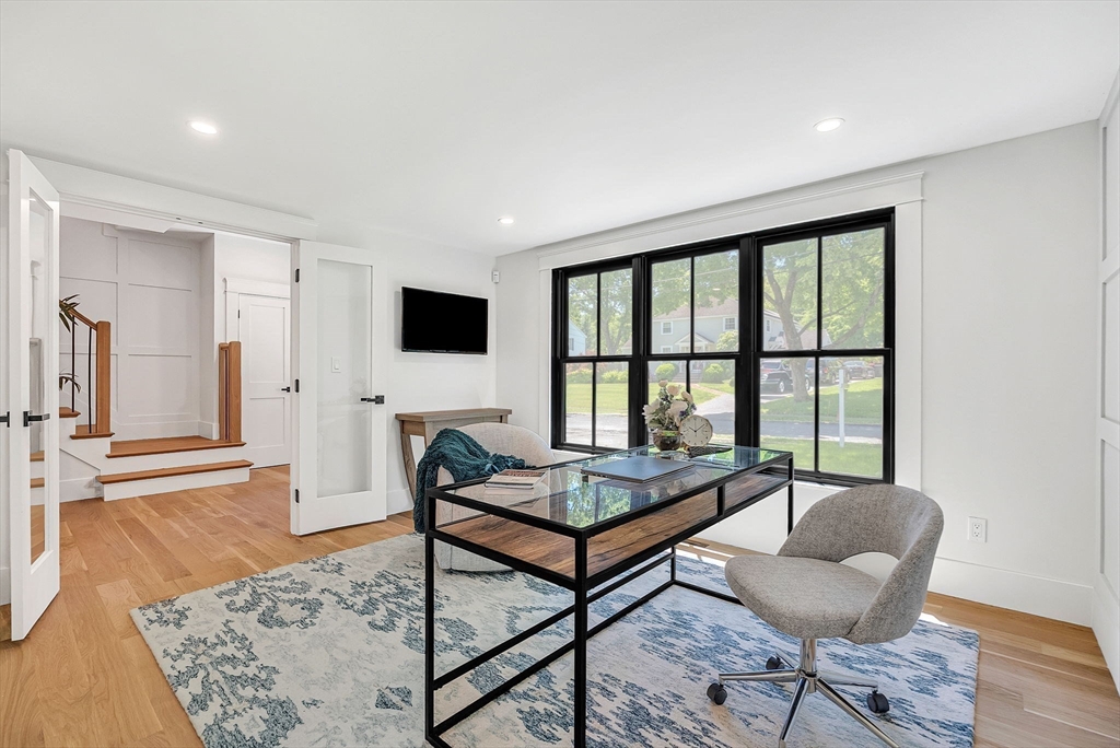 47 Rolling Lane Needham, MA 02492 - Photo 4 of 31