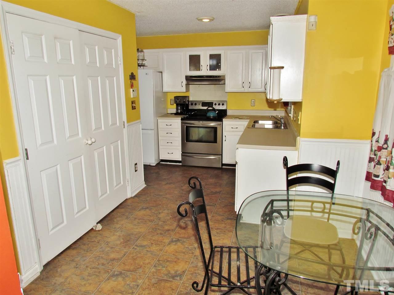 2912 Deeda Court Raleigh, NC 27610 - Photo 14 of 25 Gallery Image 14