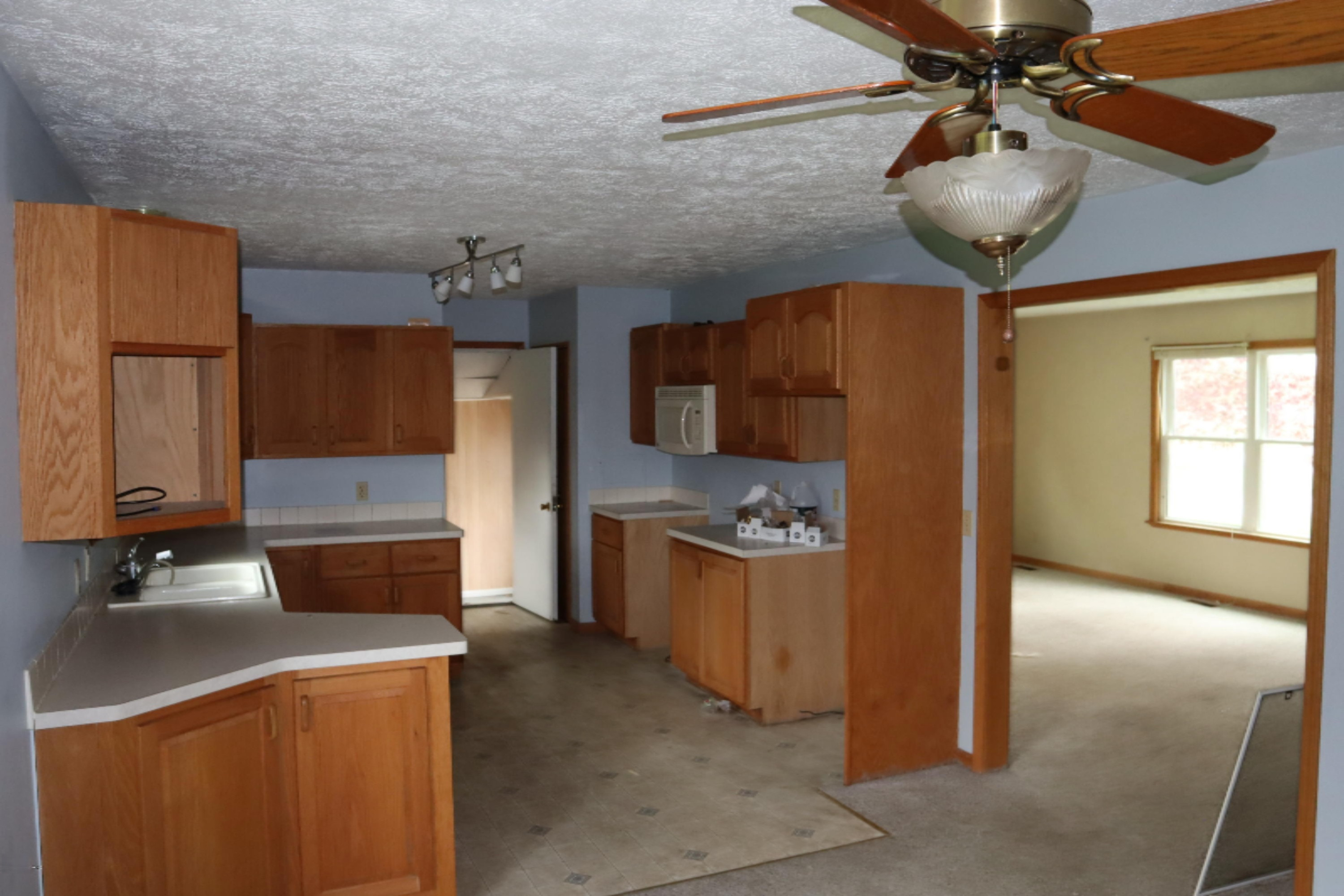 11122 2 Mile Road Climax, MI 49034 - Photo 8 of 26 2 Kitchen:Livingroom