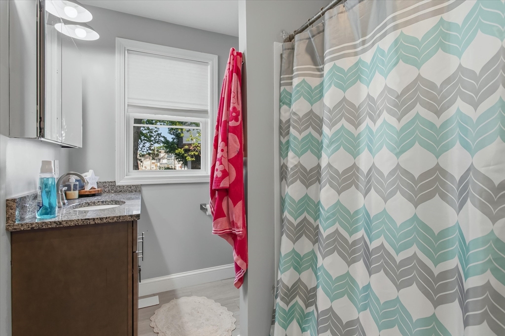 35 Shaw Street Lowell, MA 01851 - Photo 10 of 34