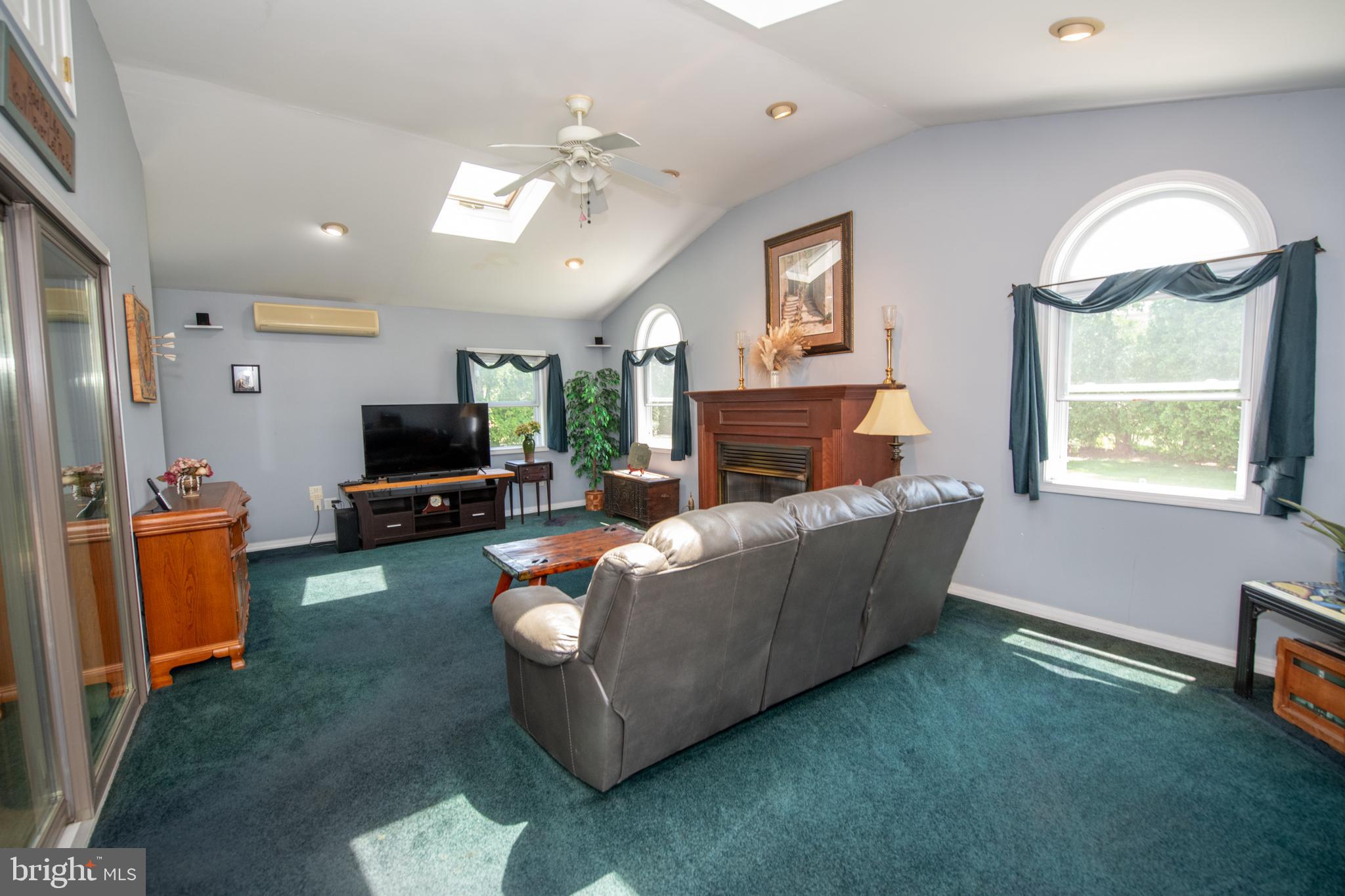911 Thornton Road Horsham, PA 19044 - Photo 11 of 30
