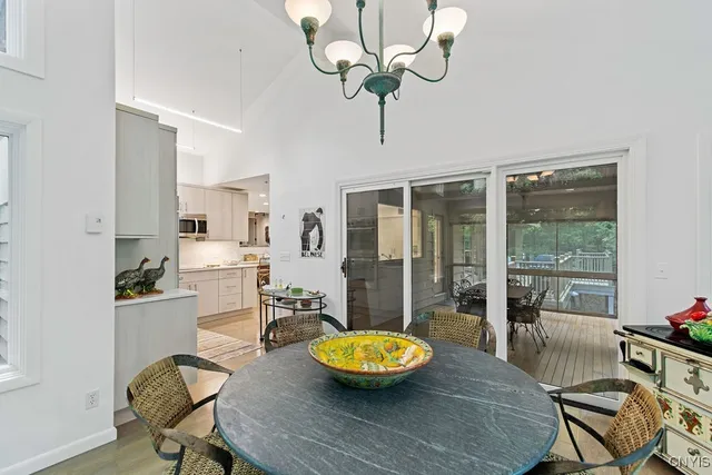 $825,000 | 6964 Old Quarry Road, De Witt, NY 13066