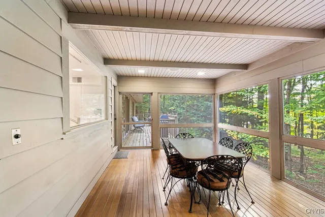 $825,000 | 6964 Old Quarry Road, De Witt, NY 13066