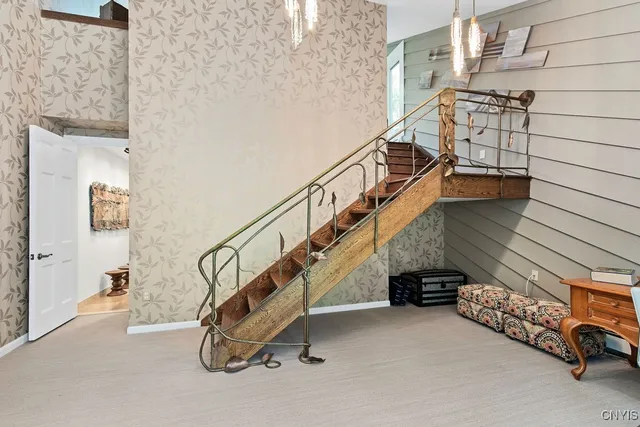 $825,000 | 6964 Old Quarry Road, De Witt, NY 13066