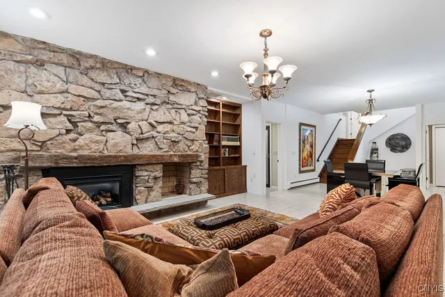 $825,000 | 6964 Old Quarry Road, De Witt, NY 13066