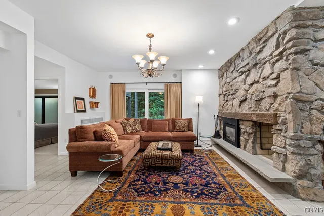 $825,000 | 6964 Old Quarry Road, De Witt, NY 13066