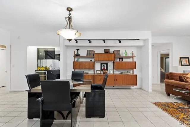 $825,000 | 6964 Old Quarry Road, De Witt, NY 13066