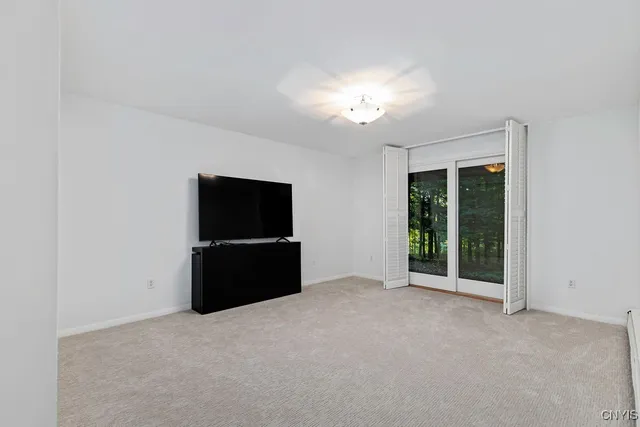 $825,000 | 6964 Old Quarry Road, De Witt, NY 13066