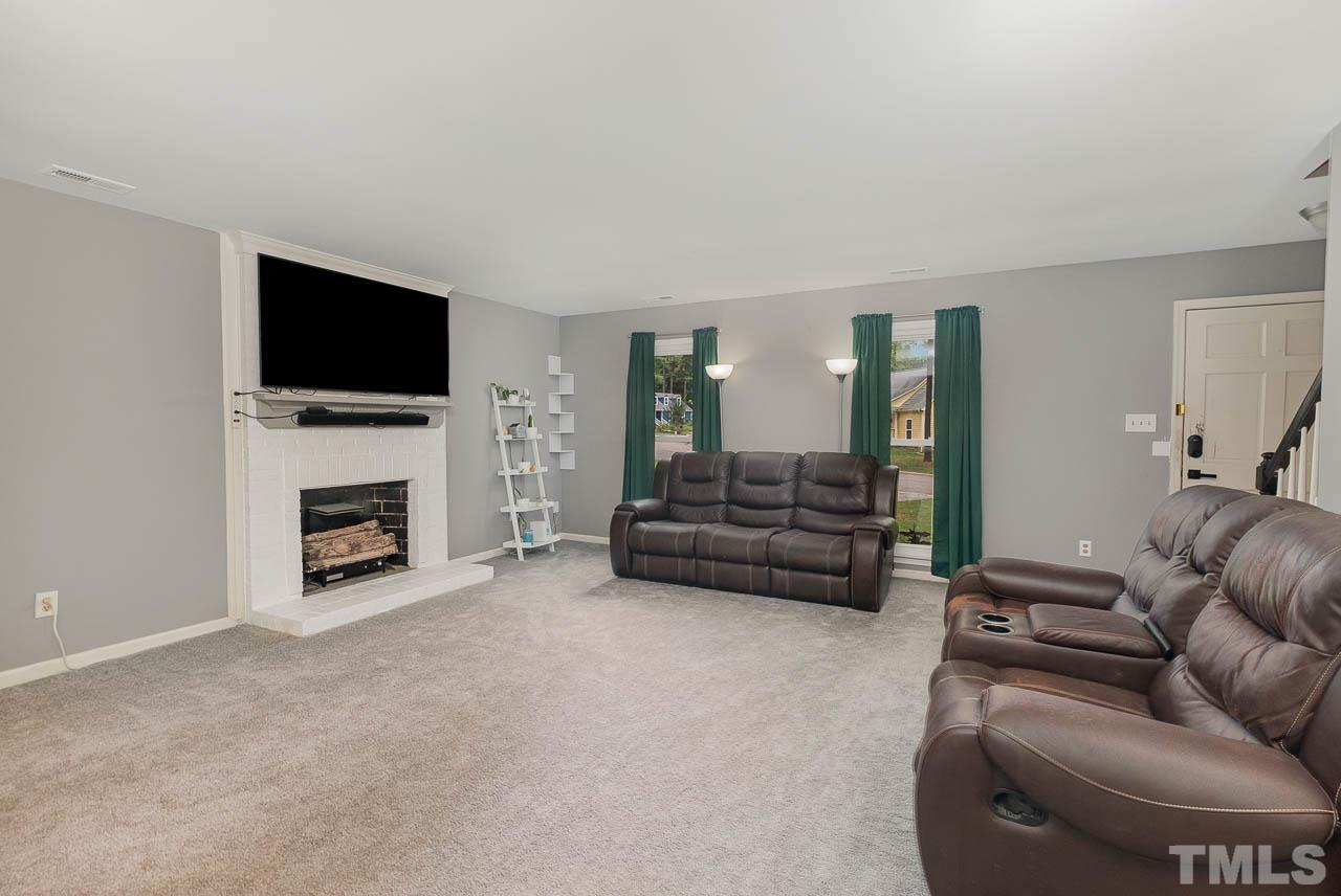1704 Netherfield Lane Raleigh, NC 27610 - Photo 4 of 19 Gallery Image 4