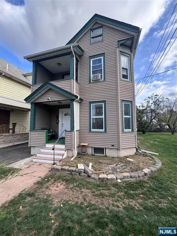 a house view with a outdoor space