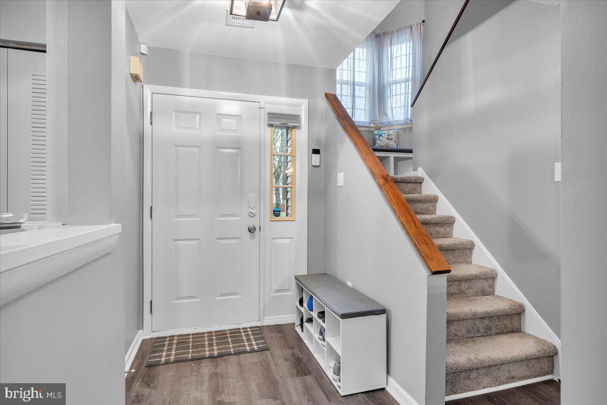 3 Raintree Drive Hamilton, NJ 08690 - Photo 3 of 26 Gallery Image 3