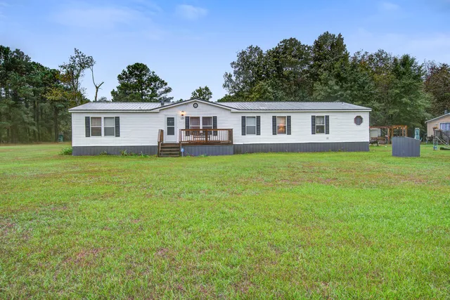 $239,900 | 131 Lizzie Avenue, Cross, SC 29436