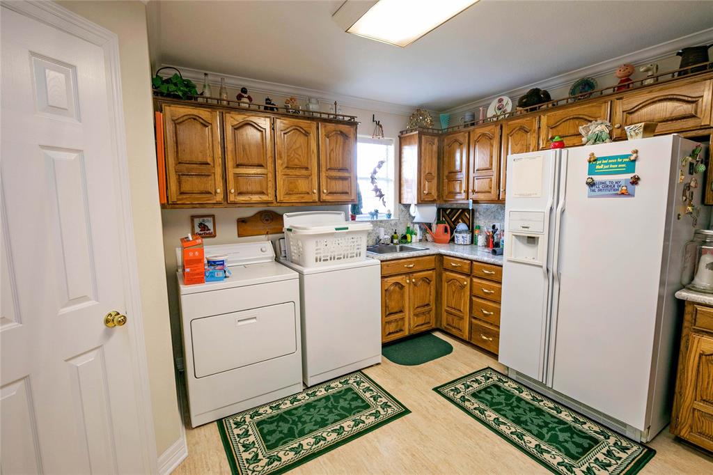 2424 Fm 3297 Ector, TX 75439 - Photo 21 of 38 Laundry Room