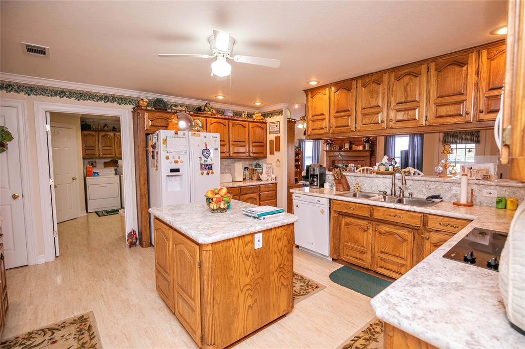 2424 Fm 3297 Ector, TX 75439 - Photo 10 of 38 Kitchen