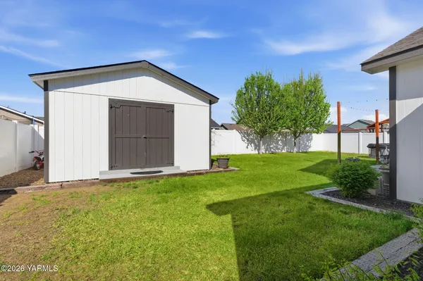 $465,000 | 2016 South 57th Avenue, Yakima, WA 98903