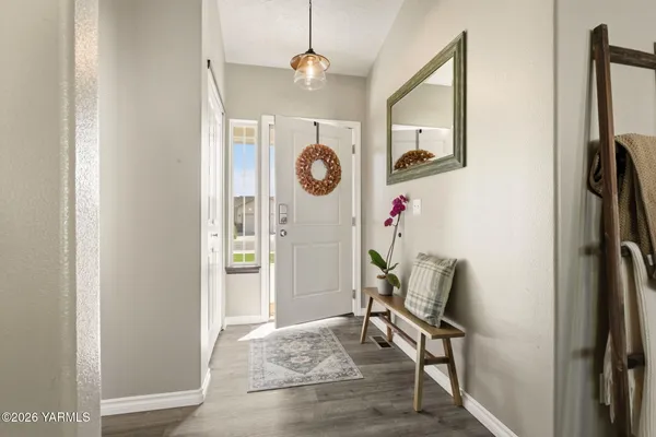 $465,000 | 2016 South 57th Avenue, Yakima, WA 98903