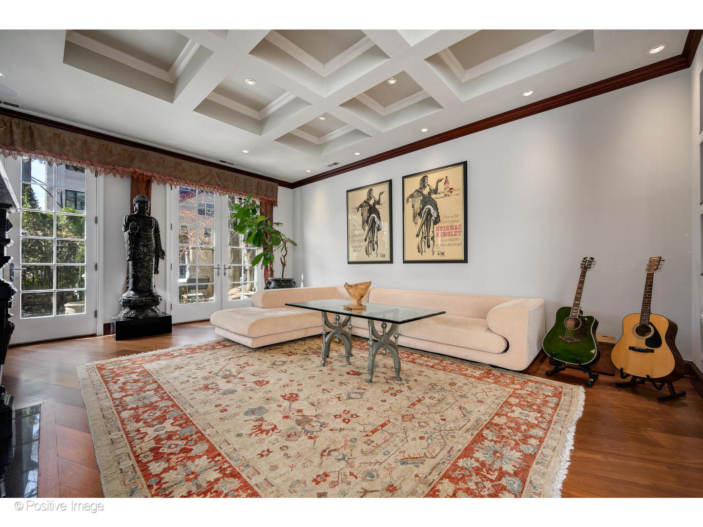 1811 North Howe Street Chicago, IL 60614 - Photo 3 of 42 a living room with furniture and a table