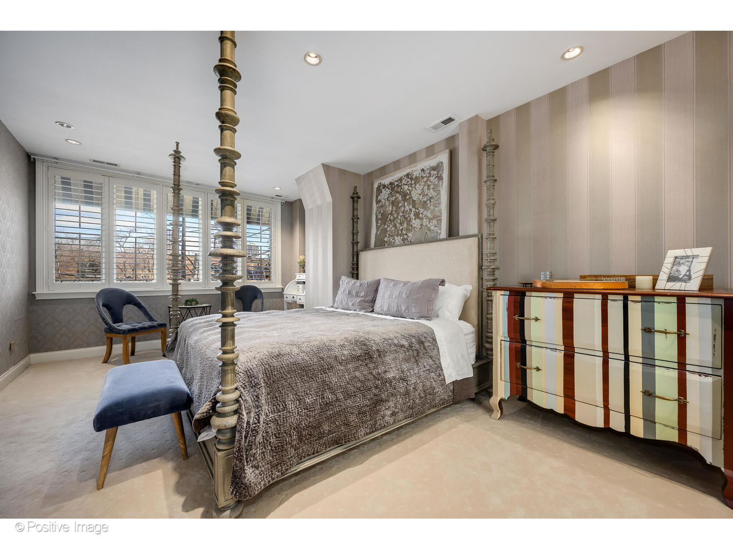 1811 North Howe Street Chicago, IL 60614 - Photo 31 of 42 a bedroom with furniture and a window