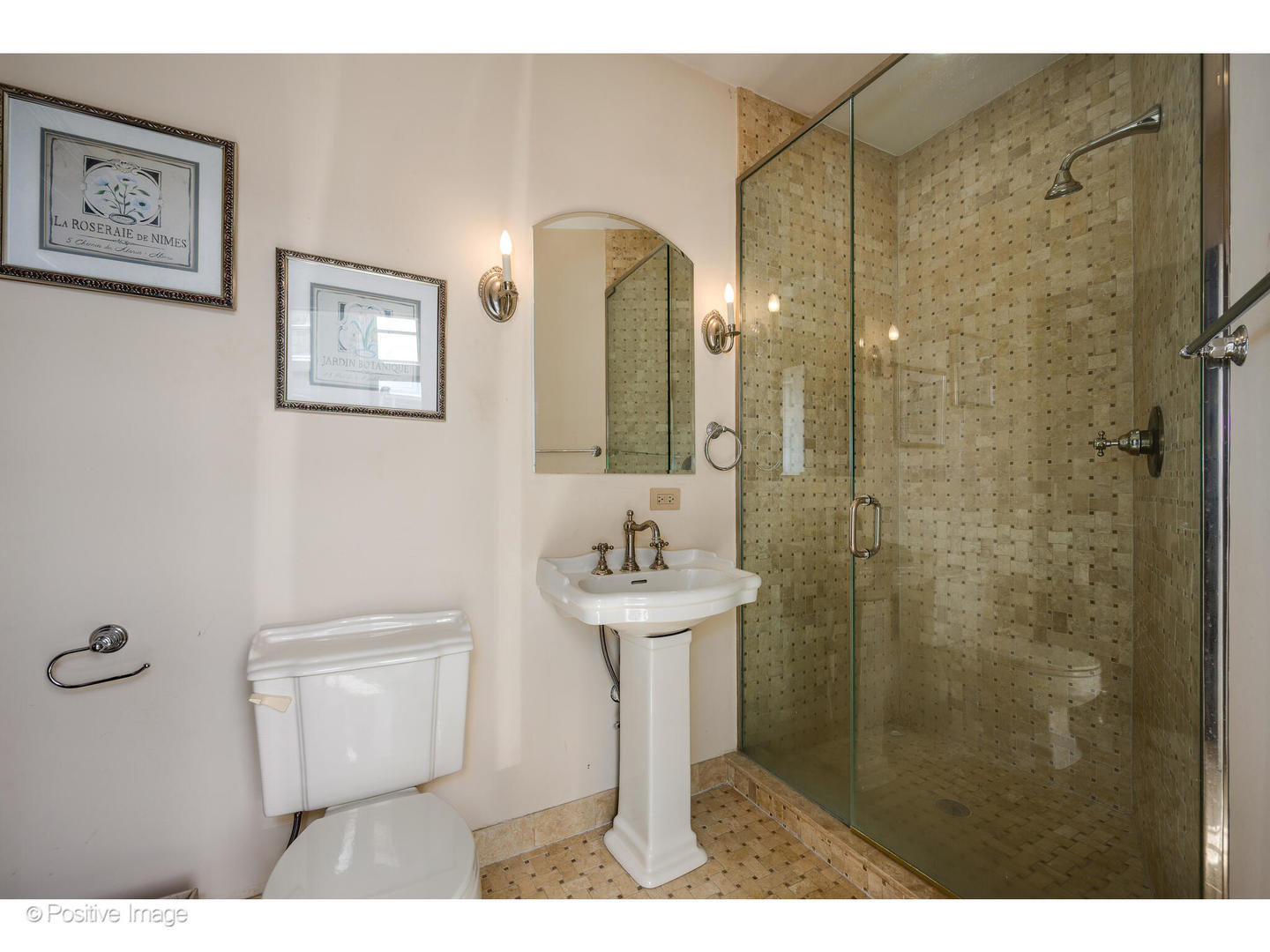 1811 North Howe Street Chicago, IL 60614 - Photo 40 of 42 a bathroom with a sink a toilet and shower