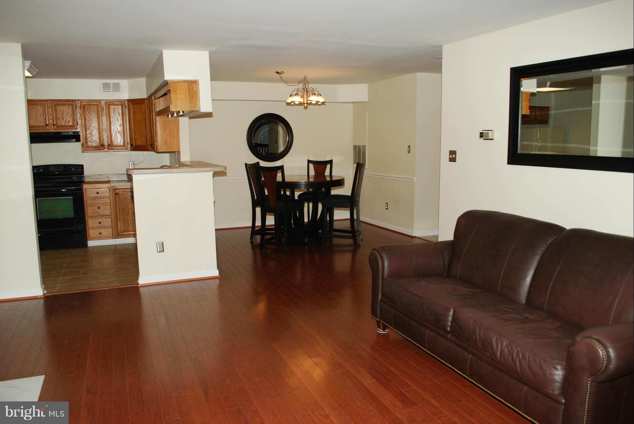 2220 Springwood Drive, Unit 103E Reston, VA 20191 - Photo 6 of 30 Living Room