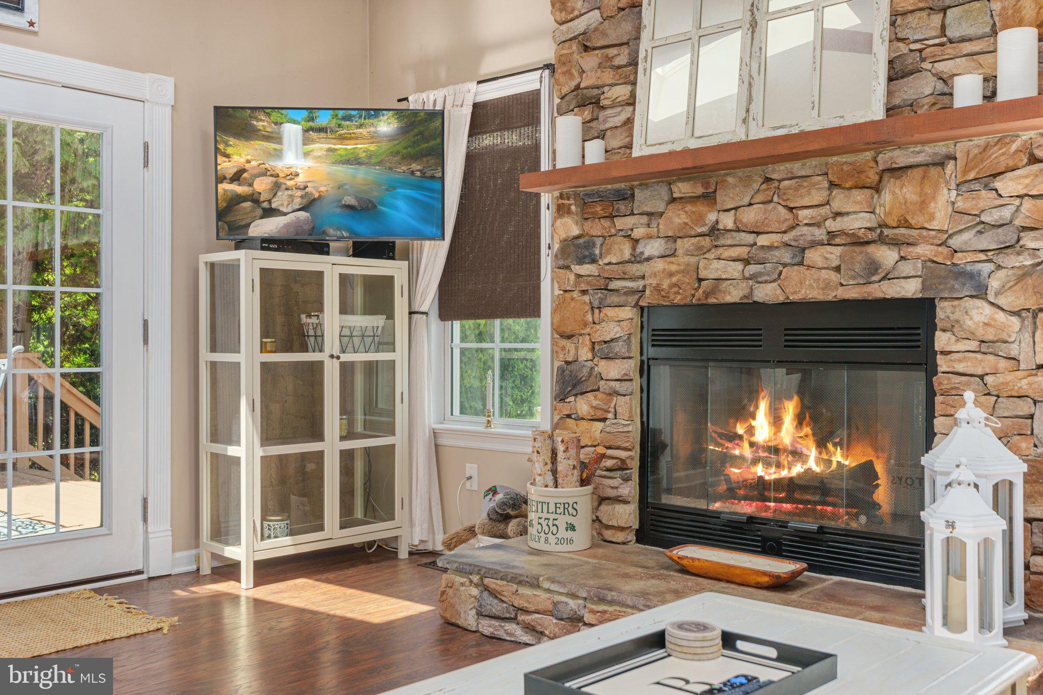 535 Richards Circle Pottstown, PA 19465 - Photo 15 of 44 a living room with fireplace