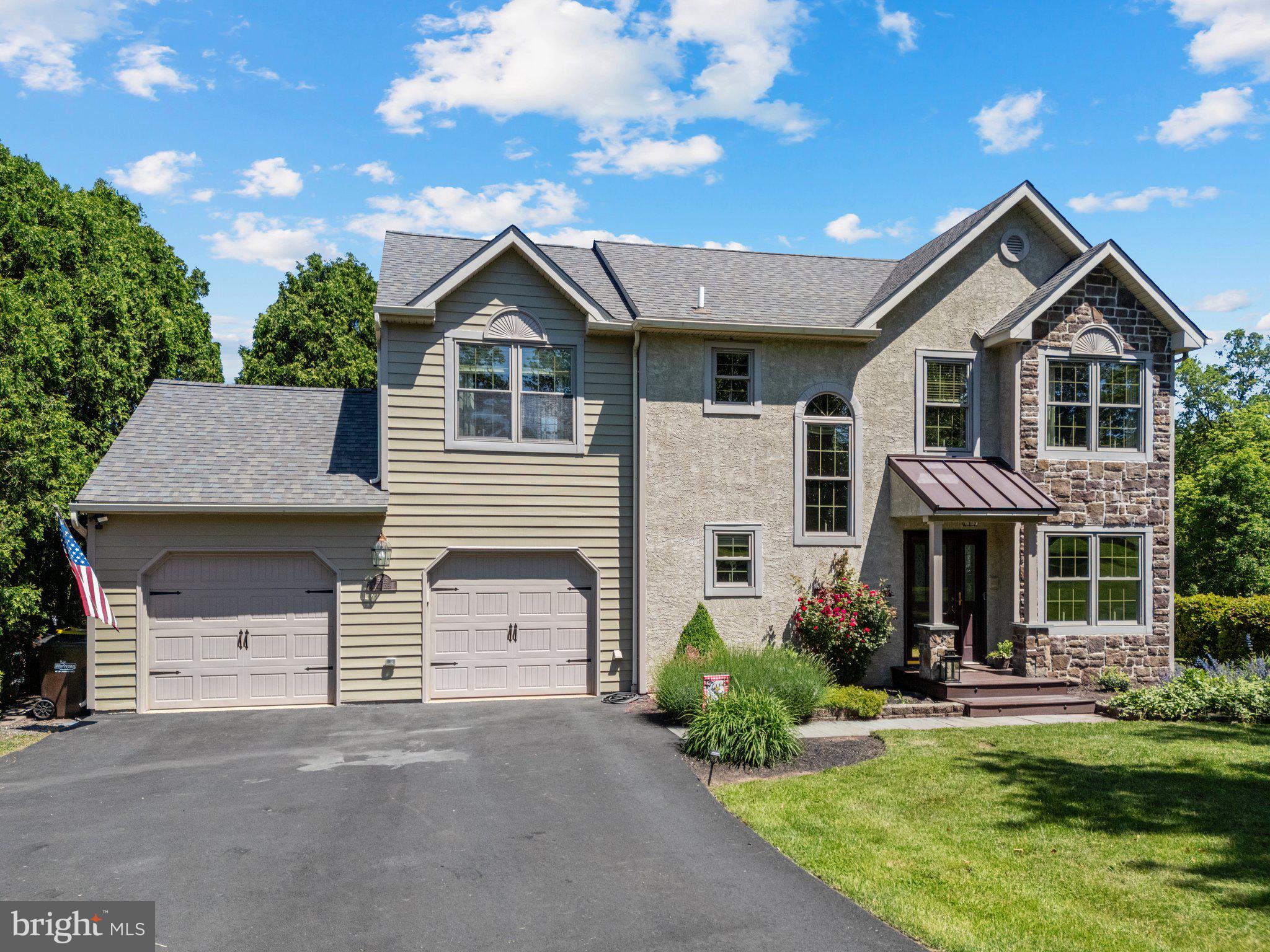 535 Richards Circle Pottstown, PA 19465 - Photo 2 of 44 a front view of a house with a yard