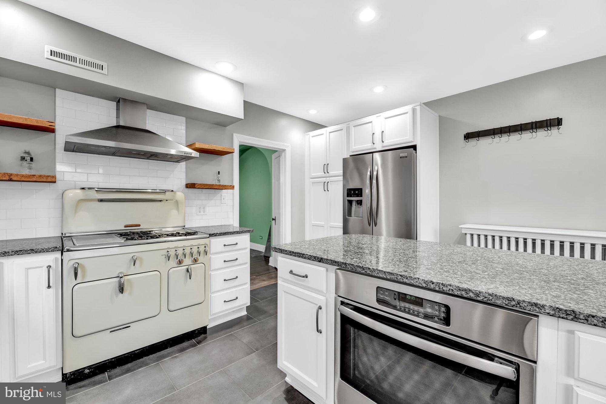 3707 Keswick Road Baltimore, MD 21211 - Photo 14 of 29
