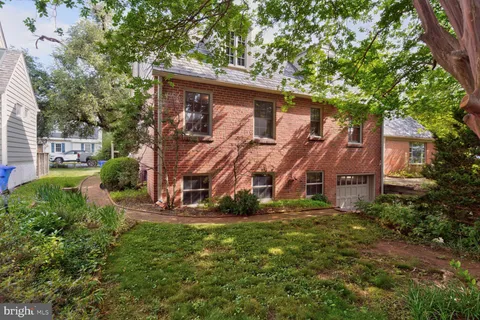 $725,000 | 702 McNeill Road, Silver Spring, MD 20910