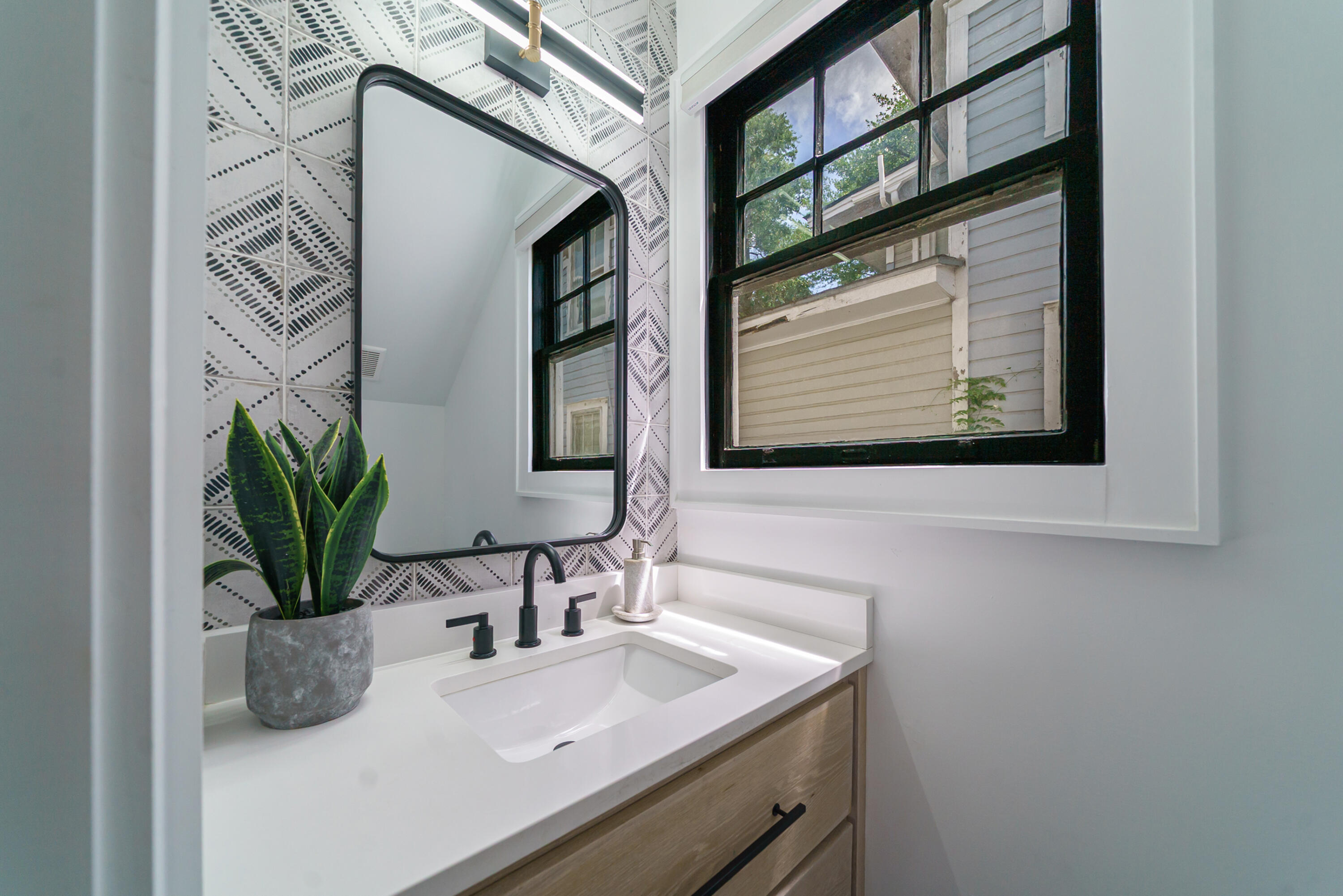 232 Congress Street Charleston, SC 29403 - Photo 20 of 73 68