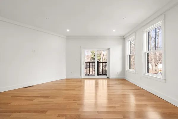 $950,000 | 6 Dellmore Road, Unit 3, Jamaica Plain, MA 02130