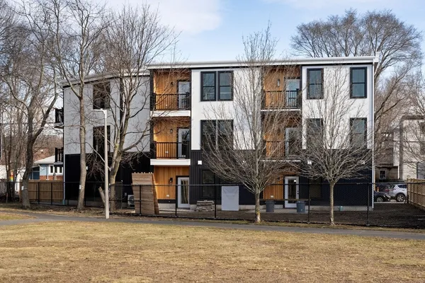 $950,000 | 6 Dellmore Road, Unit 3, Jamaica Plain, MA 02130