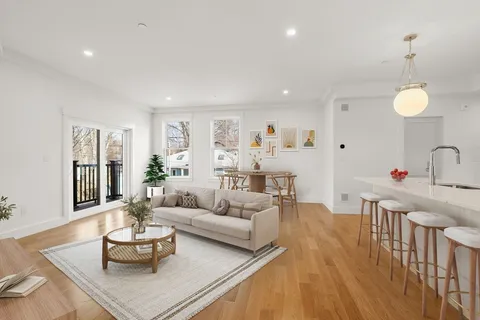 $950,000 | 6 Dellmore Road, Unit 3, Jamaica Plain, MA 02130